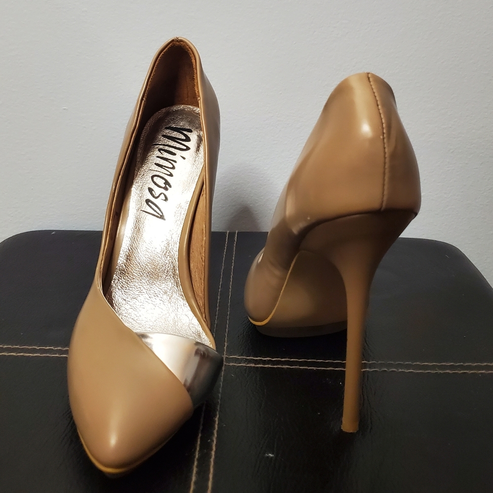 Tan high heels - Picture 4 of 7
